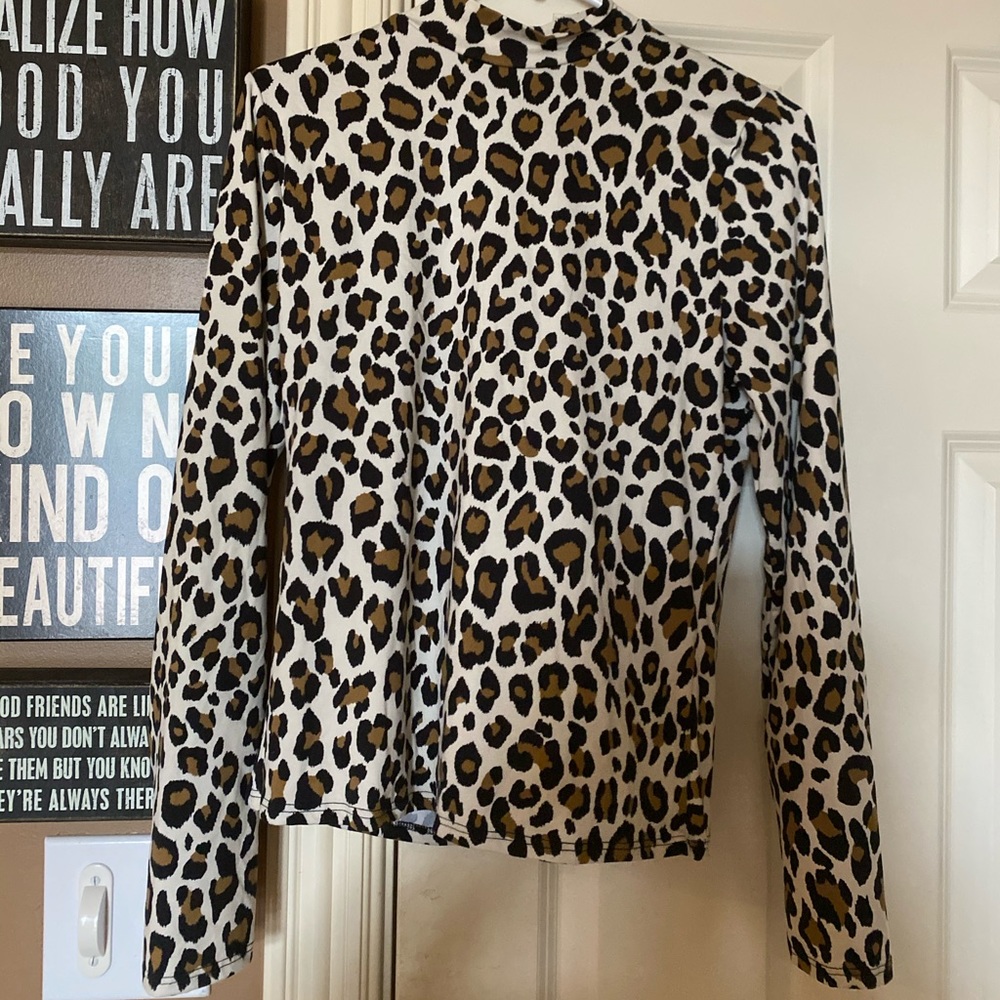 Turtle Neck. Animal Print